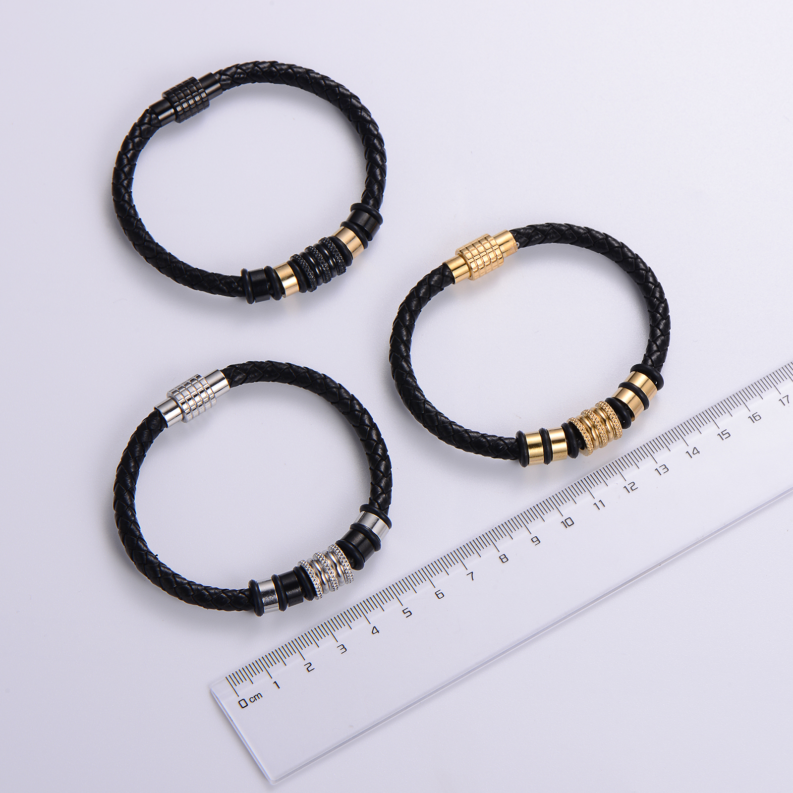 Simple Style Solid Color 304 Stainless Steel 18K Gold Plated No Inlaid Bracelets In Bulk display picture 7