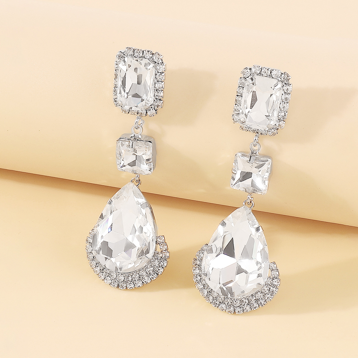 1 Pair Elegant Luxurious Square Water Droplets Inlay Alloy Rhinestones Drop Earrings display picture 19