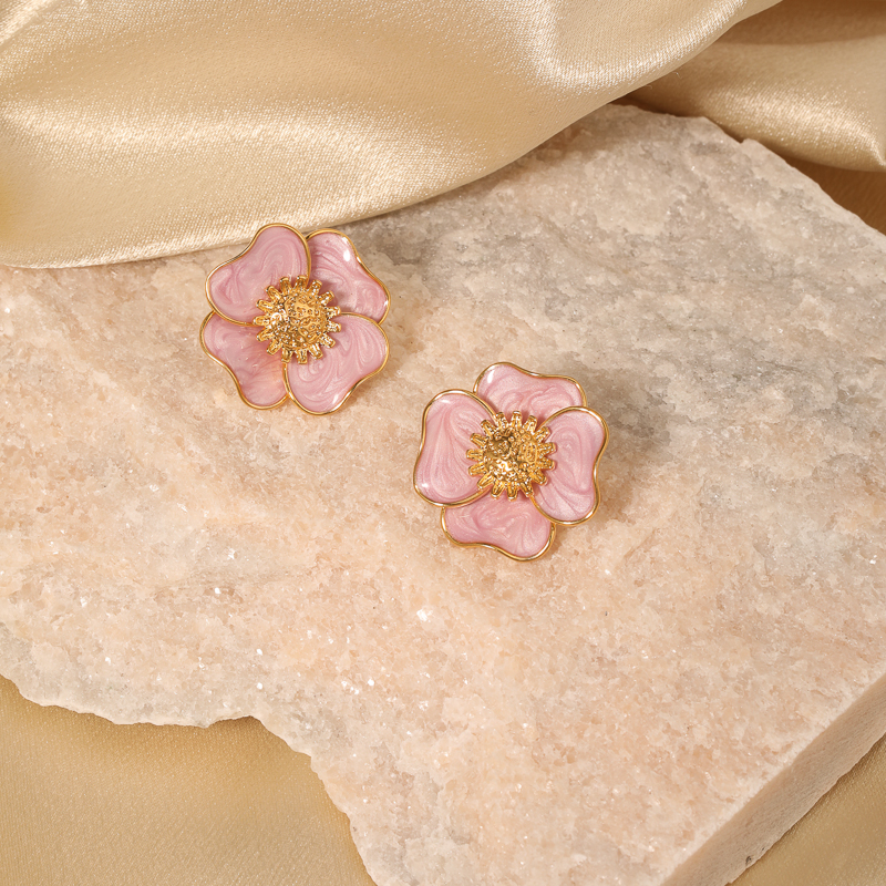1 Paar Elegant Blume Emaille Überzug Inlay Legierung Perle 18 Karat Vergoldet Ohrstecker display picture 2