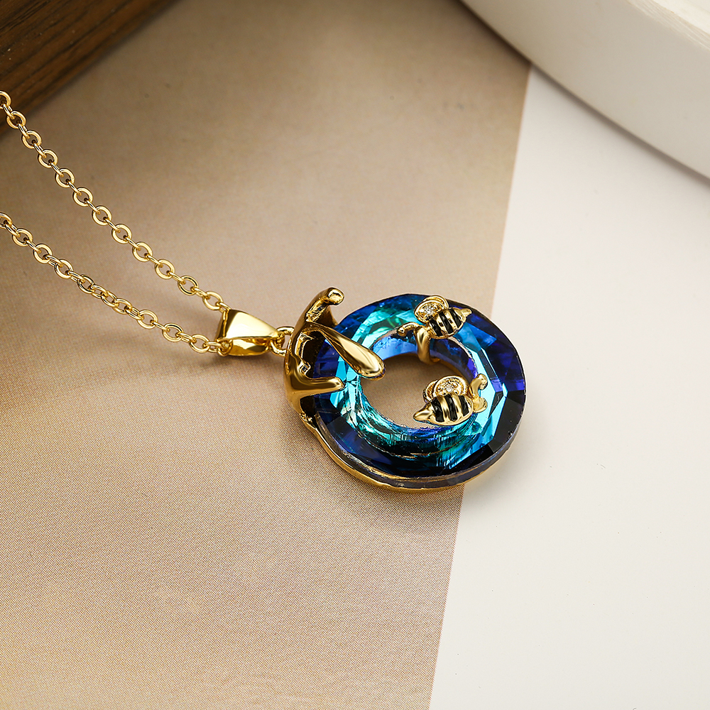 Modern Style Bee Copper Plating Inlay Zircon 18k Gold Plated Pendant Necklace display picture 5