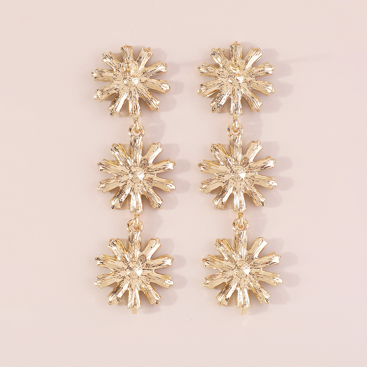 1 Paar Elegant Vintage-stil Süss Blume Inlay Legierung Künstlicher Diamant Tropfenohrringe display picture 10