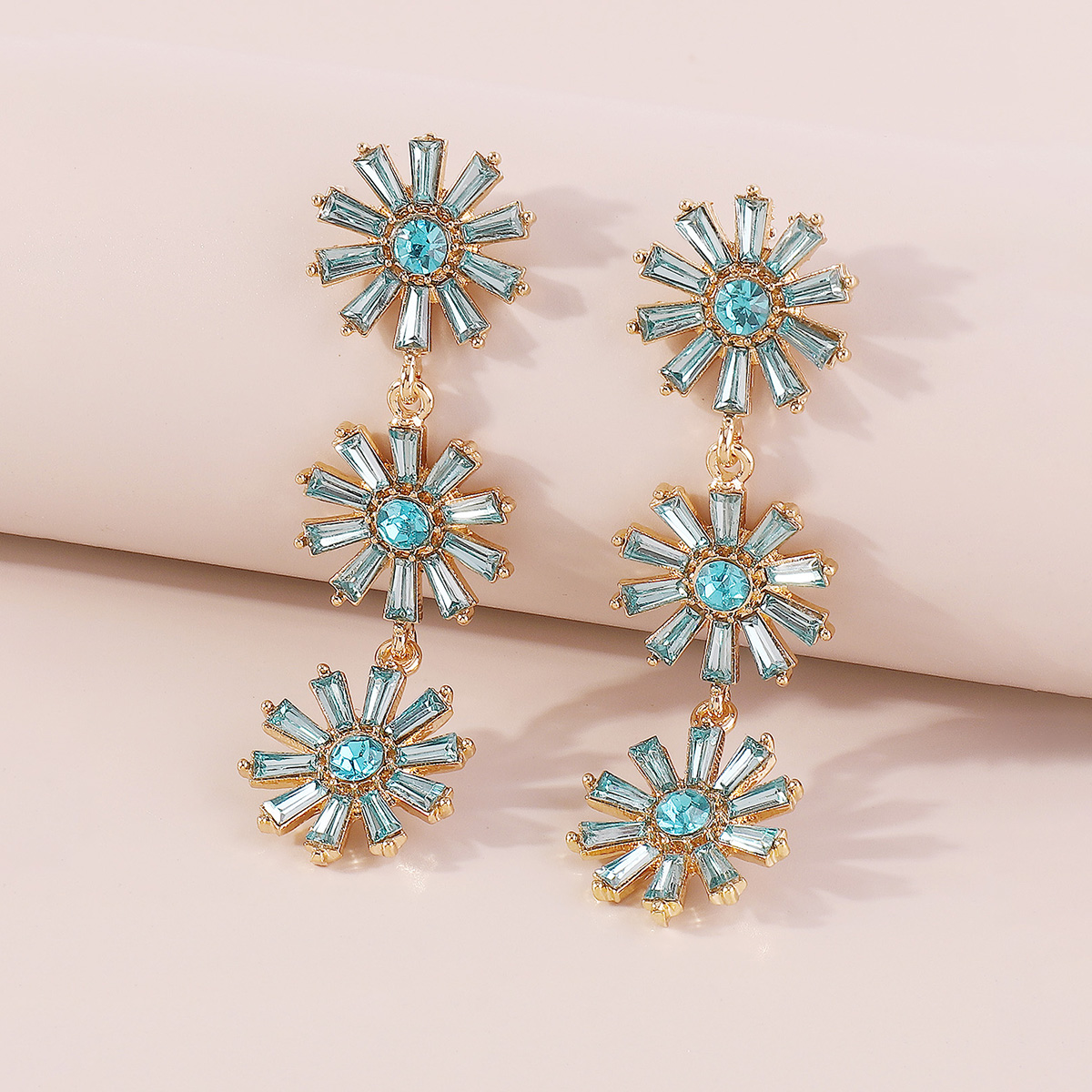 1 Paar Elegant Vintage-stil Süss Blume Inlay Legierung Künstlicher Diamant Tropfenohrringe display picture 11