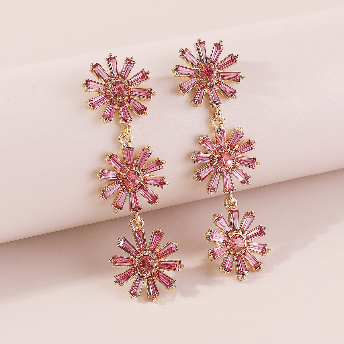 1 Paar Elegant Vintage-stil Süss Blume Inlay Legierung Künstlicher Diamant Tropfenohrringe display picture 17
