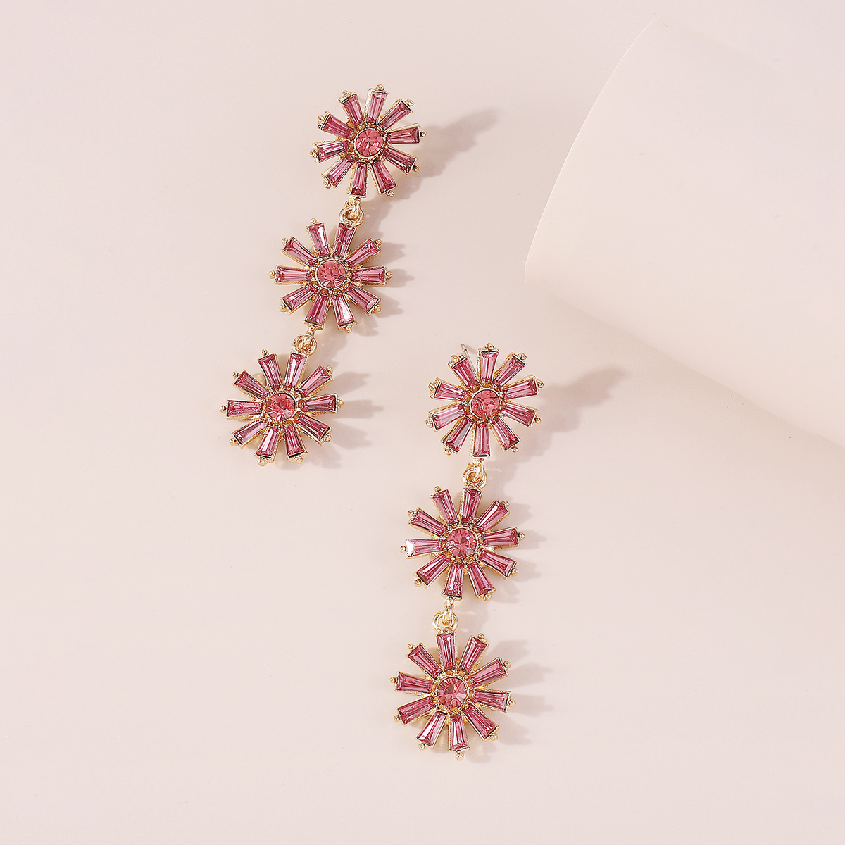 1 Paar Elegant Vintage-stil Süss Blume Inlay Legierung Künstlicher Diamant Tropfenohrringe display picture 19