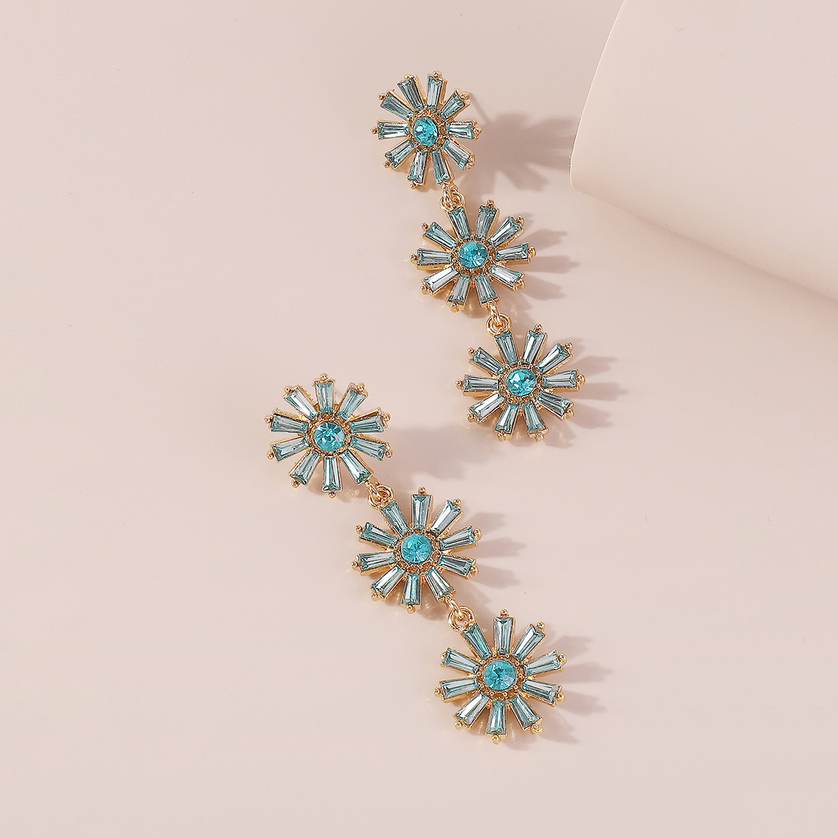 1 Paar Elegant Vintage-stil Süss Blume Inlay Legierung Künstlicher Diamant Tropfenohrringe display picture 21