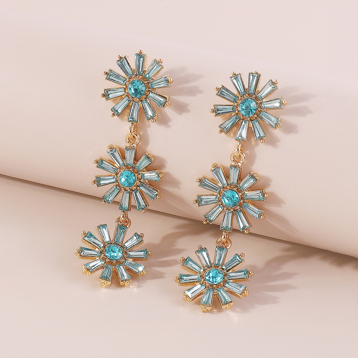1 Paar Elegant Vintage-stil Süss Blume Inlay Legierung Künstlicher Diamant Tropfenohrringe display picture 14