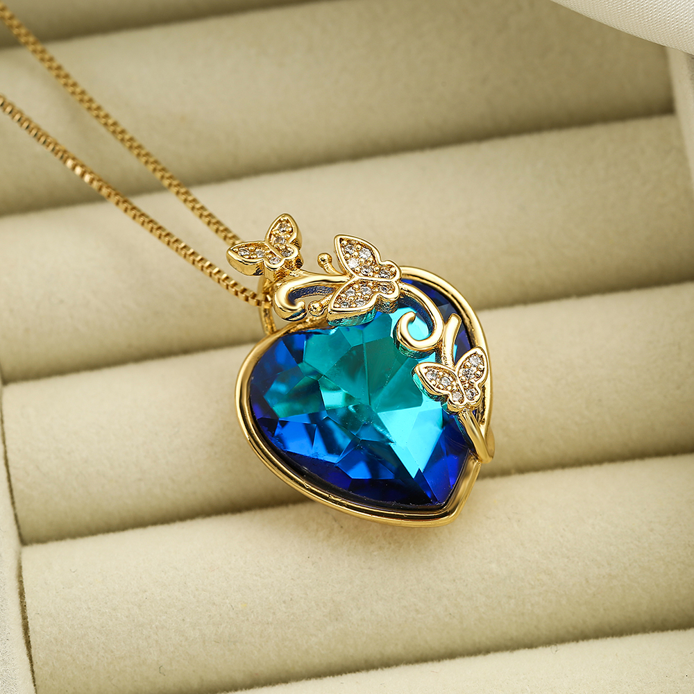 Simple Style Commute Heart Shape Butterfly Copper 18k Gold Plated Zircon Pendant Necklace In Bulk display picture 2