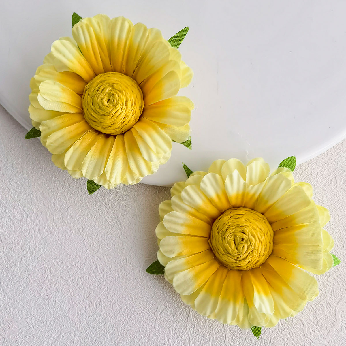 1 Pair Vacation Flower Alloy Raffia Ear Studs display picture 3