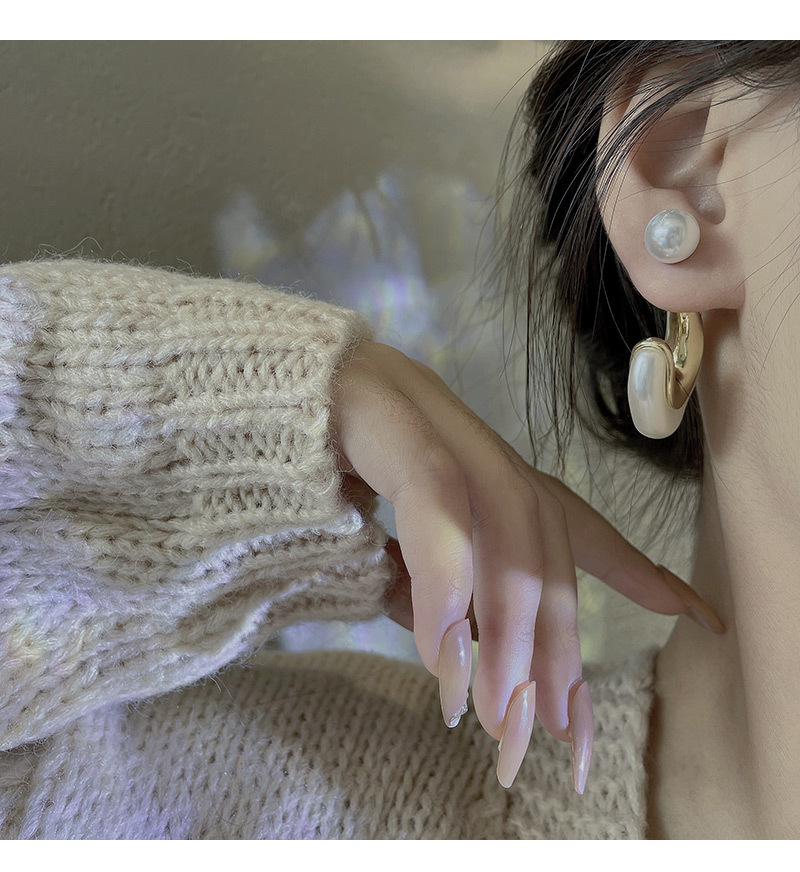 1 Pair Elegant C Shape Arylic Ear Studs display picture 5