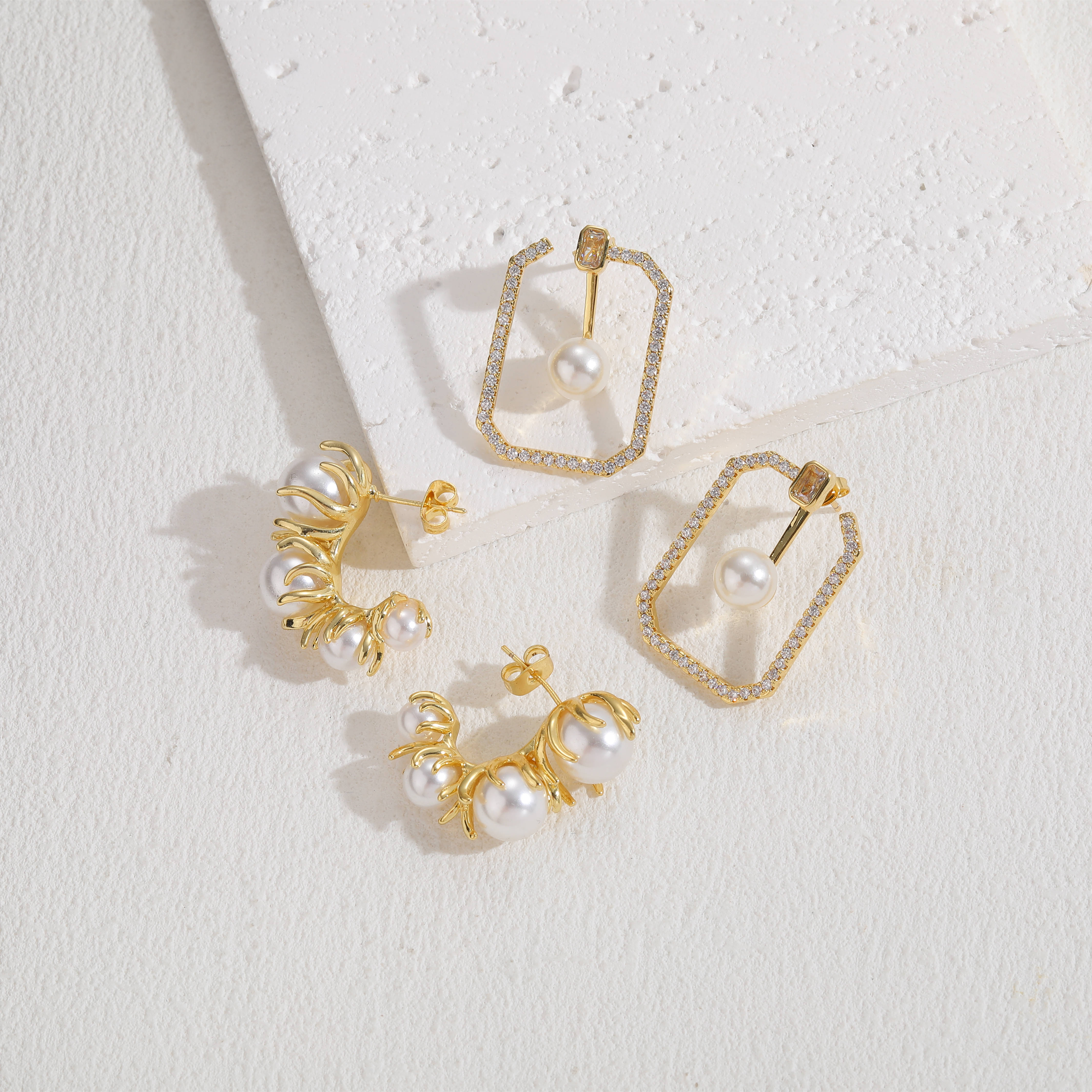 1 Paar Elegant Glam Irregulär Asymmetrisch Kupfer Perle Zirkon 14 Karat Vergoldet Ohrringe display picture 6