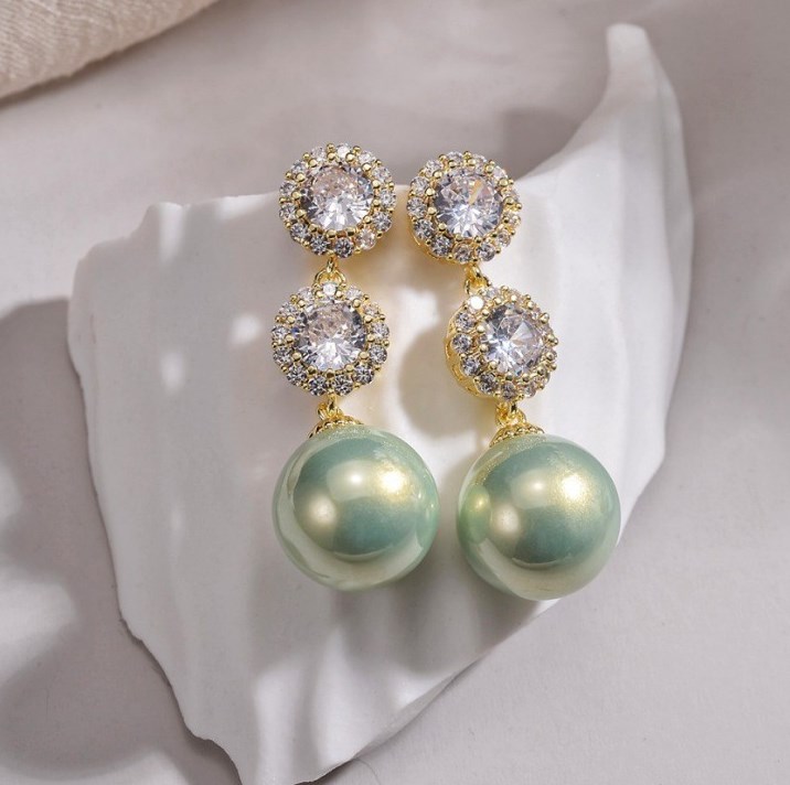 1 Pair Elegant Lady Sweet Geometric Inlay Imitation Pearl Copper Zircon Drop Earrings display picture 1