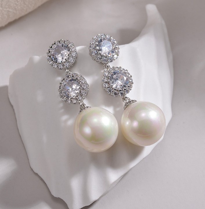 1 Pair Elegant Lady Sweet Geometric Inlay Imitation Pearl Copper Zircon Drop Earrings display picture 2