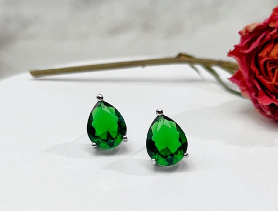1 Pair Simple Style Water Droplets Inlay Copper Zircon Ear Studs display picture 1