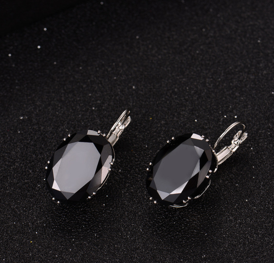 1 Pair Elegant Retro Oval Plating Inlay Copper Zircon Rhodium Plated Earrings display picture 5