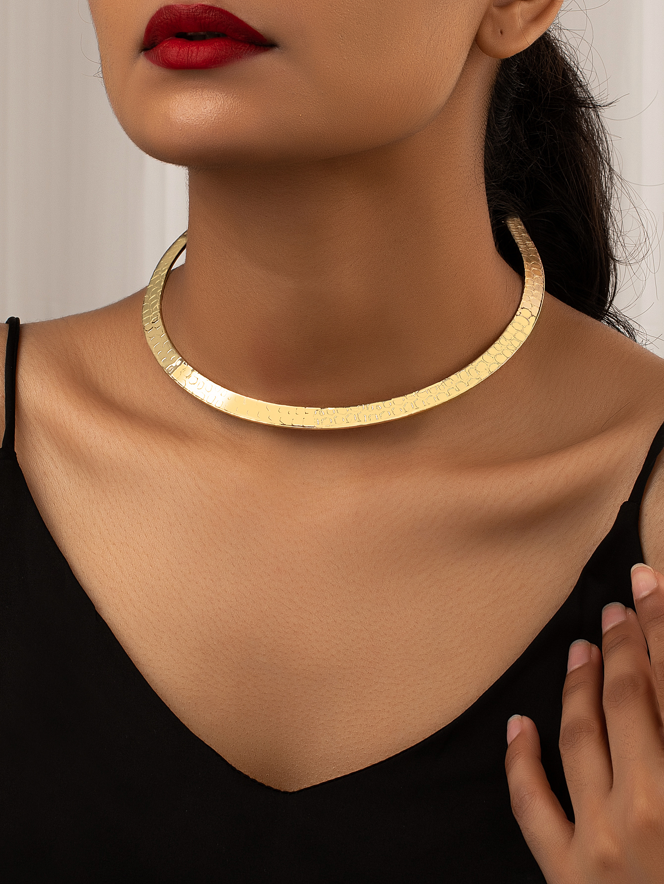 Casual Vintage Style Simple Style Solid Color Alloy Gold Plated Women's Choker display picture 2