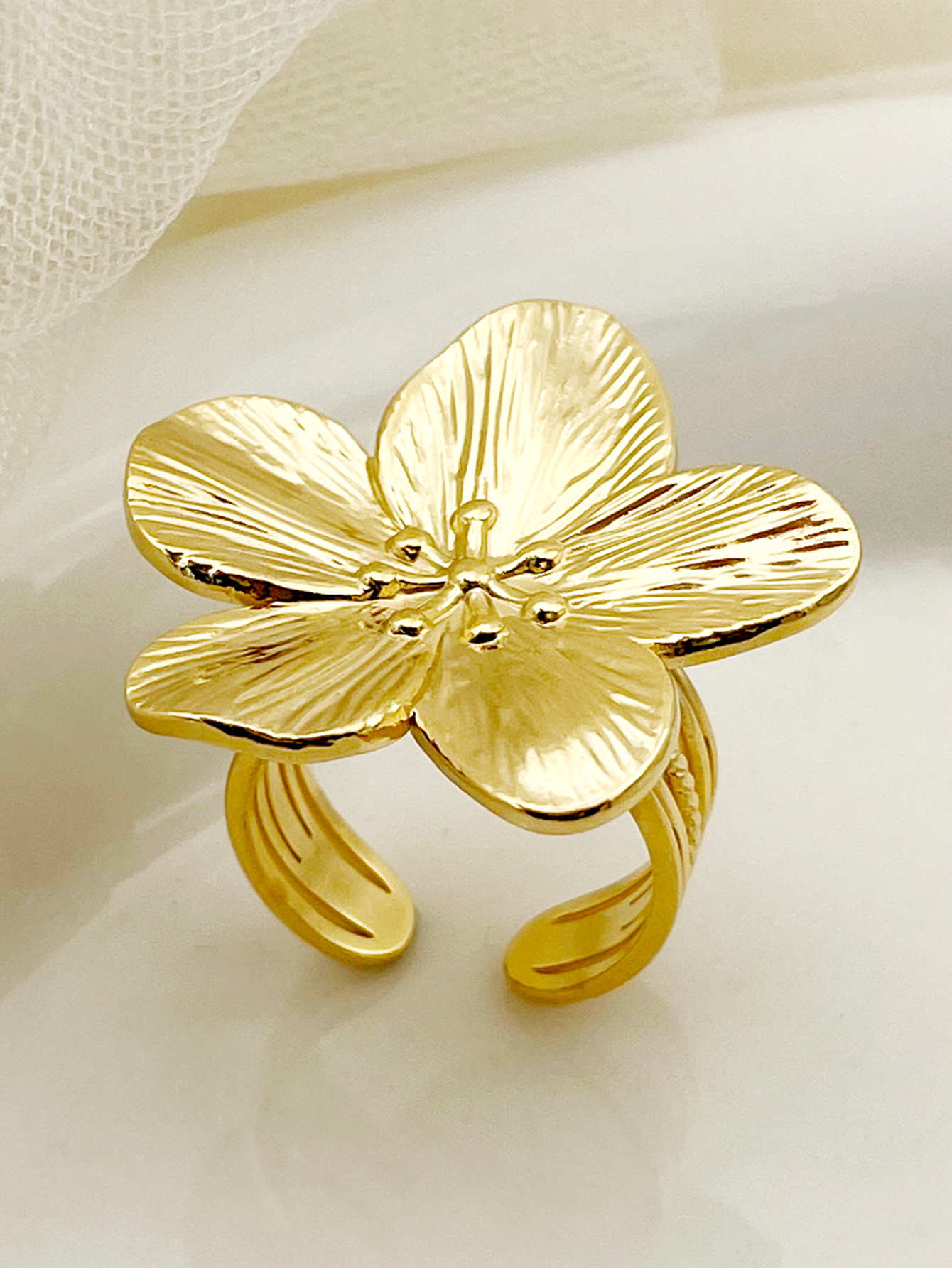 Vintage Style Flower Stainless Steel Plating Gold Plated Open Ring display picture 1