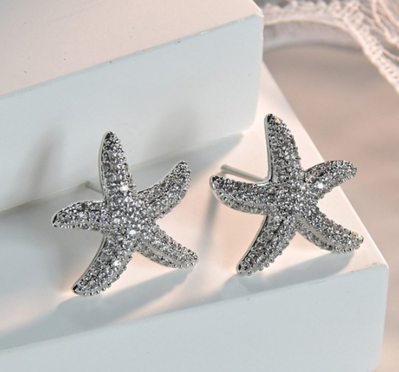 1 Pair Elegant Lady Starfish Inlay Copper Zircon Ear Studs display picture 1