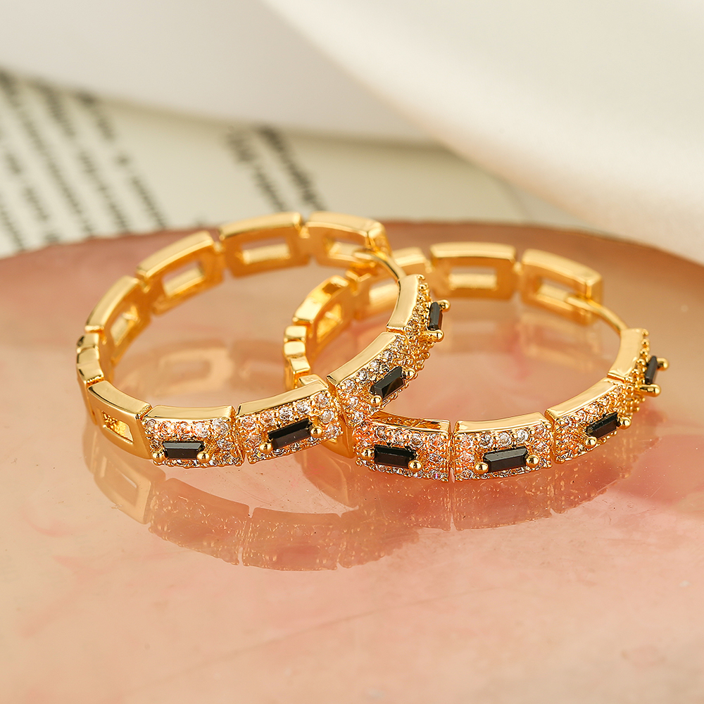 1 Pair Modern Style Round Square Plating Inlay Copper Zircon 18k Gold Plated Hoop Earrings display picture 4