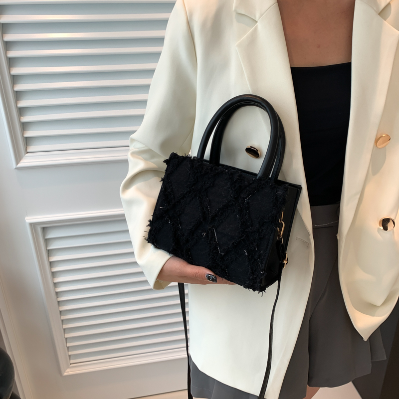 Women's All Seasons Pu Leather Elegant Handbag display picture 5