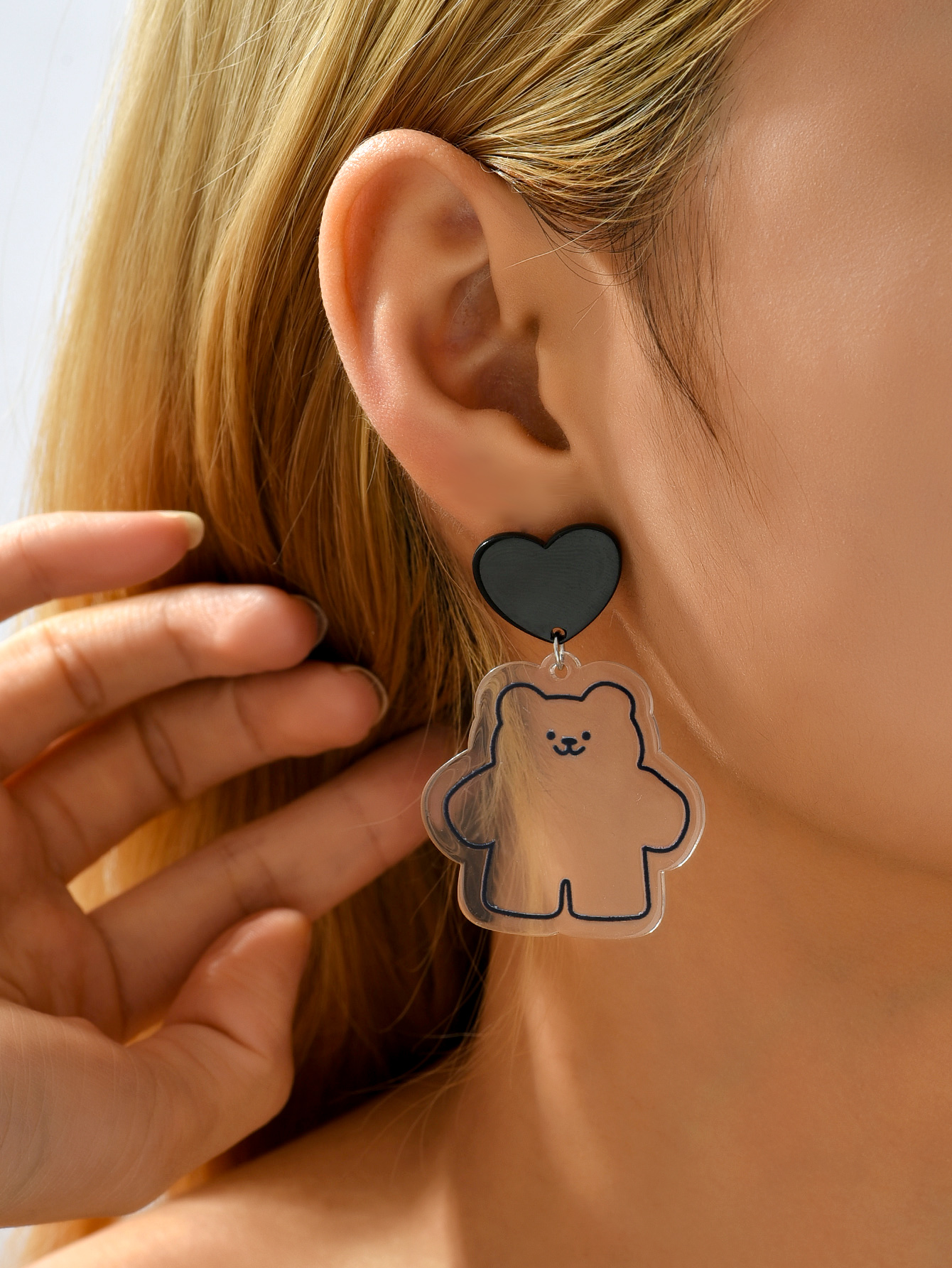 1 Pair Cute Simple Style Bear Heart Shape Arylic Drop Earrings display picture 3