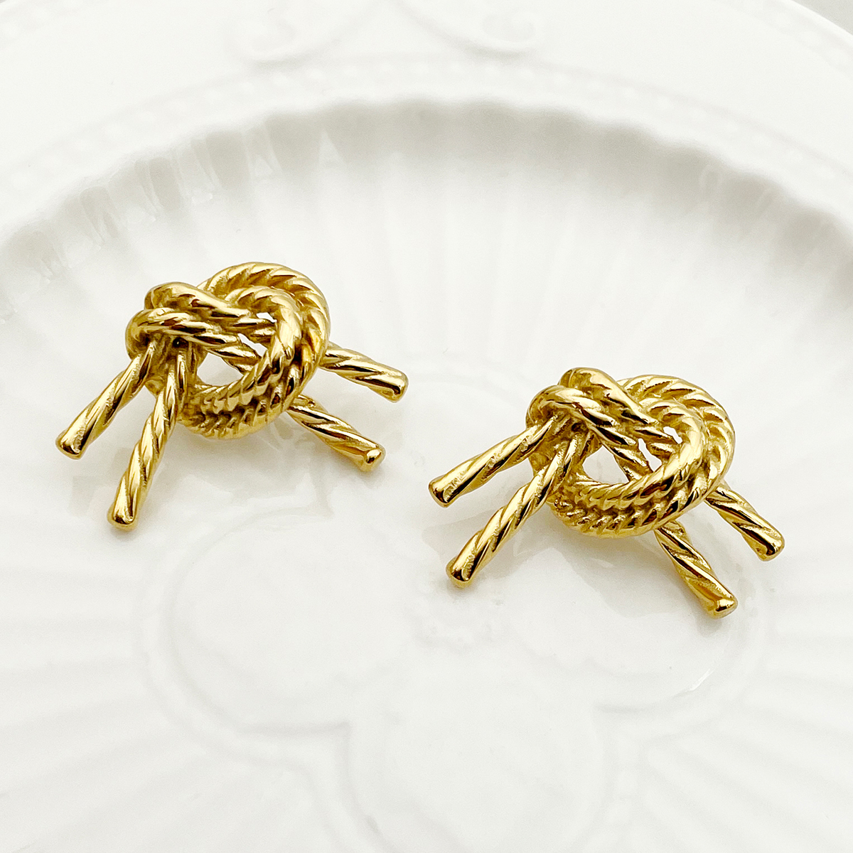 1 Pair Casual Simple Style Knot Polishing Plating 304 Stainless Steel 14K Gold Plated Ear Studs display picture 1