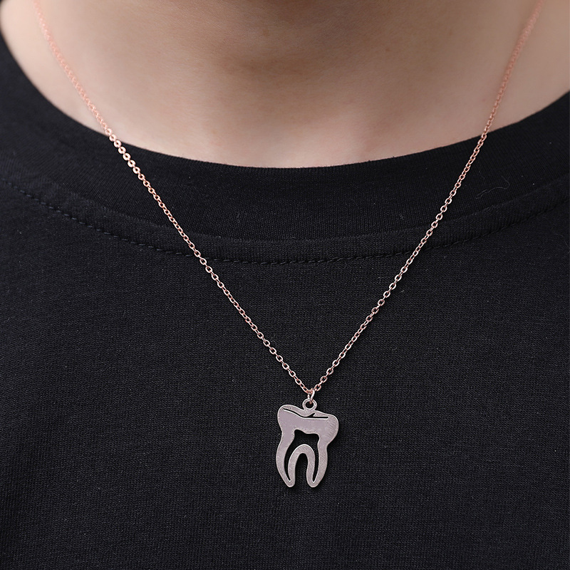 Simple Style Teeth Titanium Steel Plating Hollow Out Gold Plated Pendant Necklace Long Necklace display picture 3