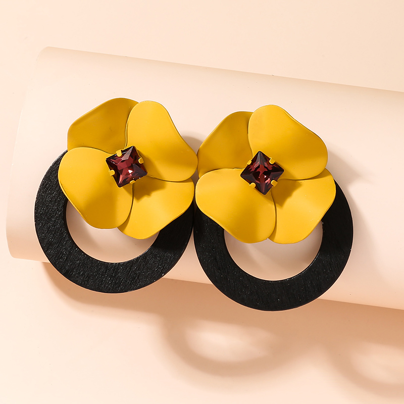 1 Pair Korean Style Flower Inlay Alloy Wood Zircon Ear Studs display picture 3