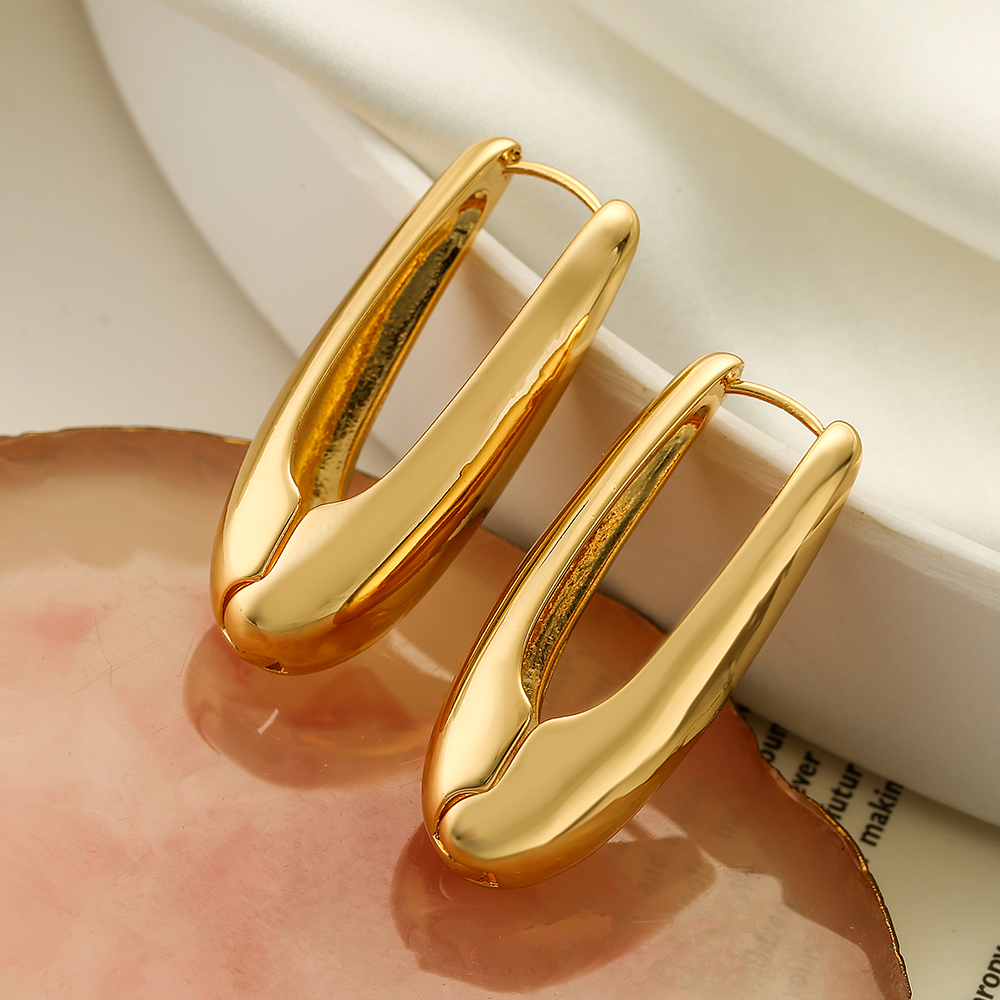 1 Pair Simple Style U Shape Solid Color Plating Copper 18k Gold Plated Hoop Earrings display picture 4