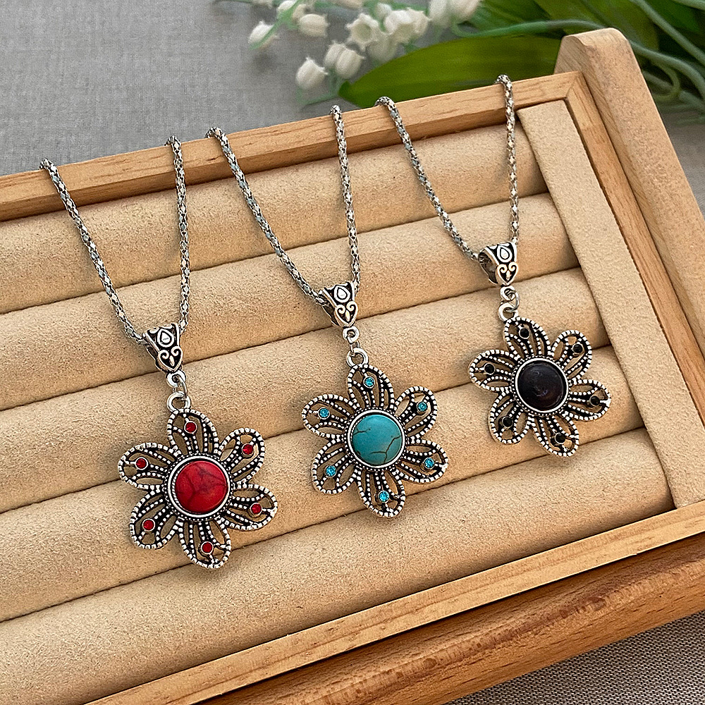 Ethnic Style Flower Alloy Hollow Out Silver Plated Women's Earrings Necklace Jewelry Set display picture 4