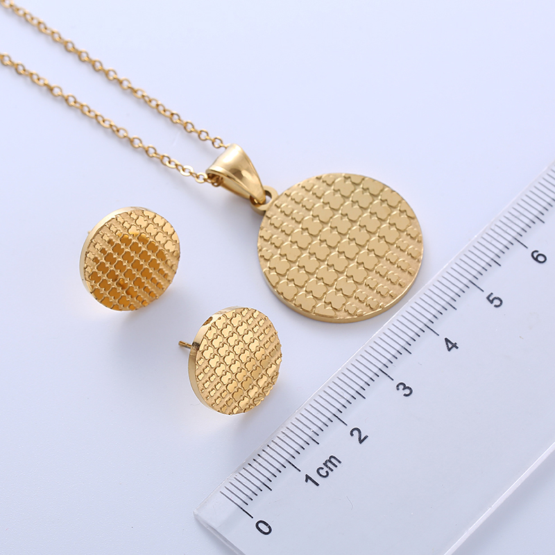 304 Stainless Steel 18K Gold Plated Simple Style Plating Round Bear No Inlaid Earrings Necklace Jewelry Set display picture 1