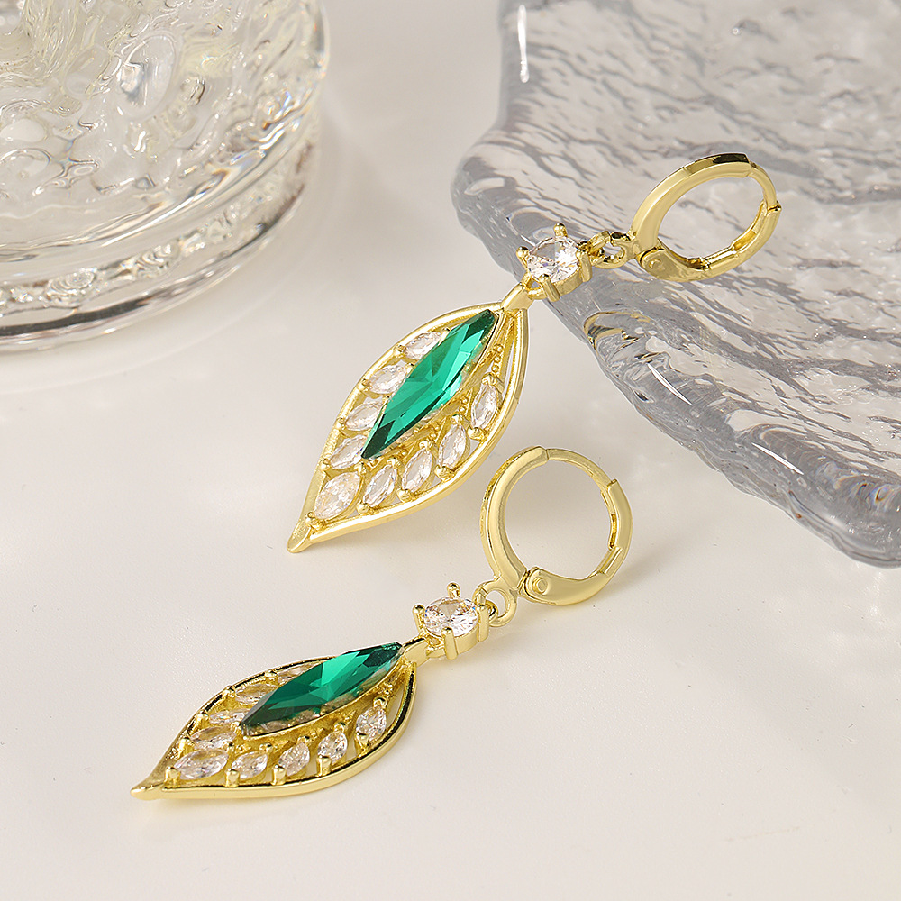 1 Pair Vintage Style Leaves Plating Copper Zircon 14k Gold Plated Dangling Earrings display picture 4