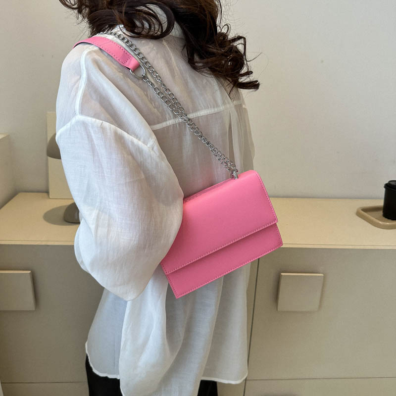 Women's Pu Leather Solid Color Elegant Square Flip Cover Shoulder Bag Crossbody Bag display picture 1