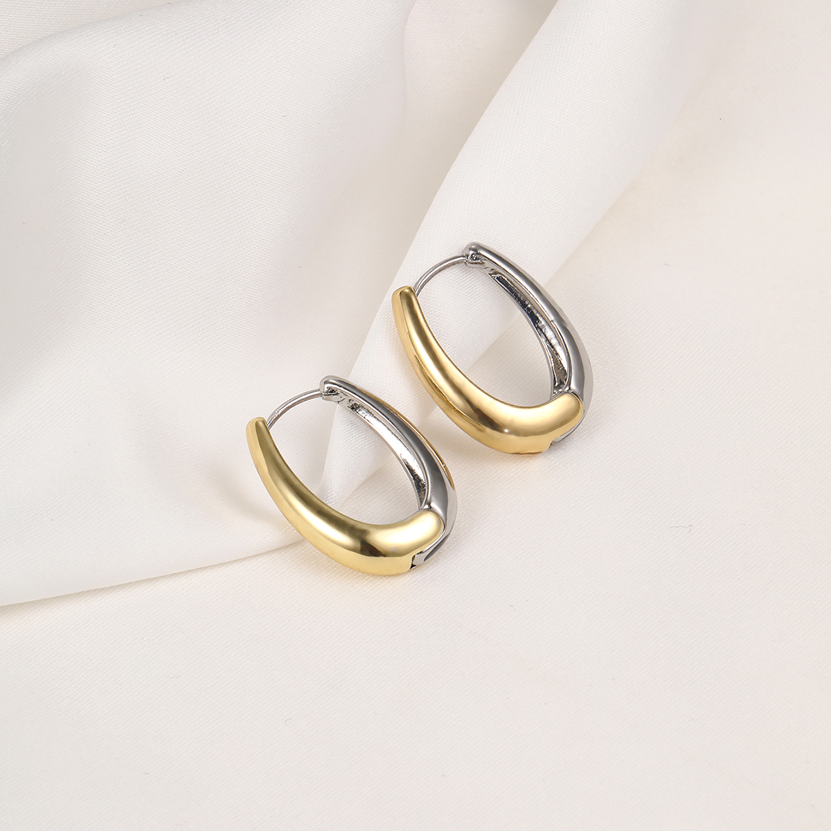 1 Pair Classic Style C Shape Quadrilateral Round Patchwork Plating Alloy Gold Plated Silver Plated Hoop Earrings display picture 14