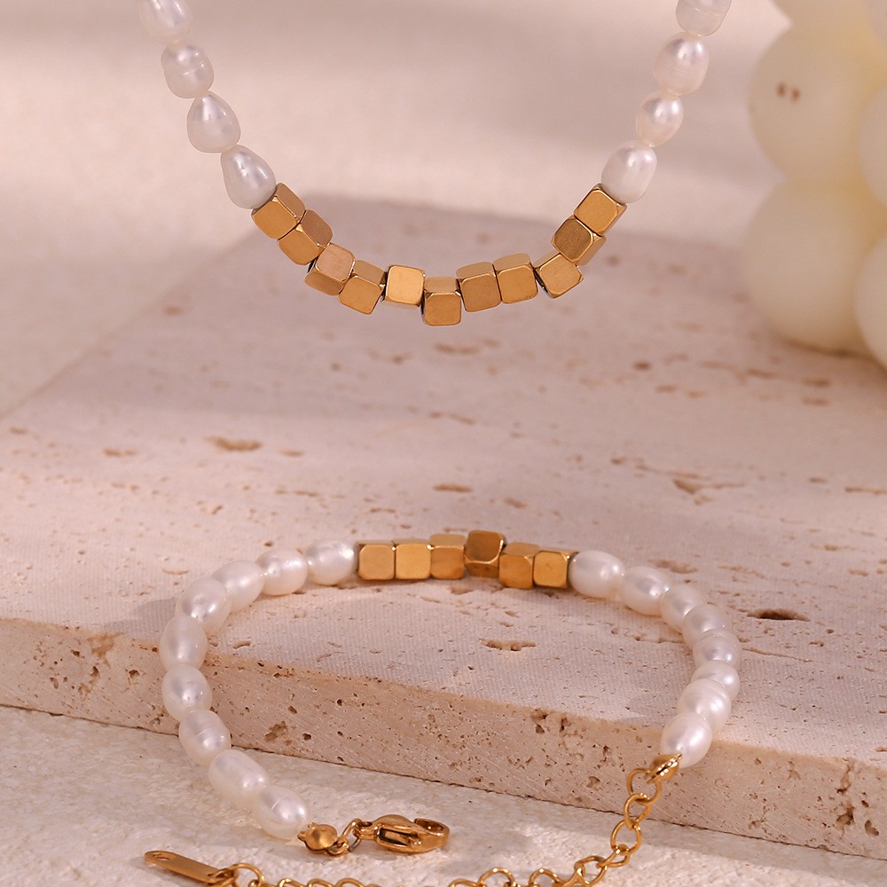 Klassischer Stil Quadrat Rostfreier Stahl Süßwasserperle Perlen 18 Karat Vergoldet Armbänder Halskette display picture 4