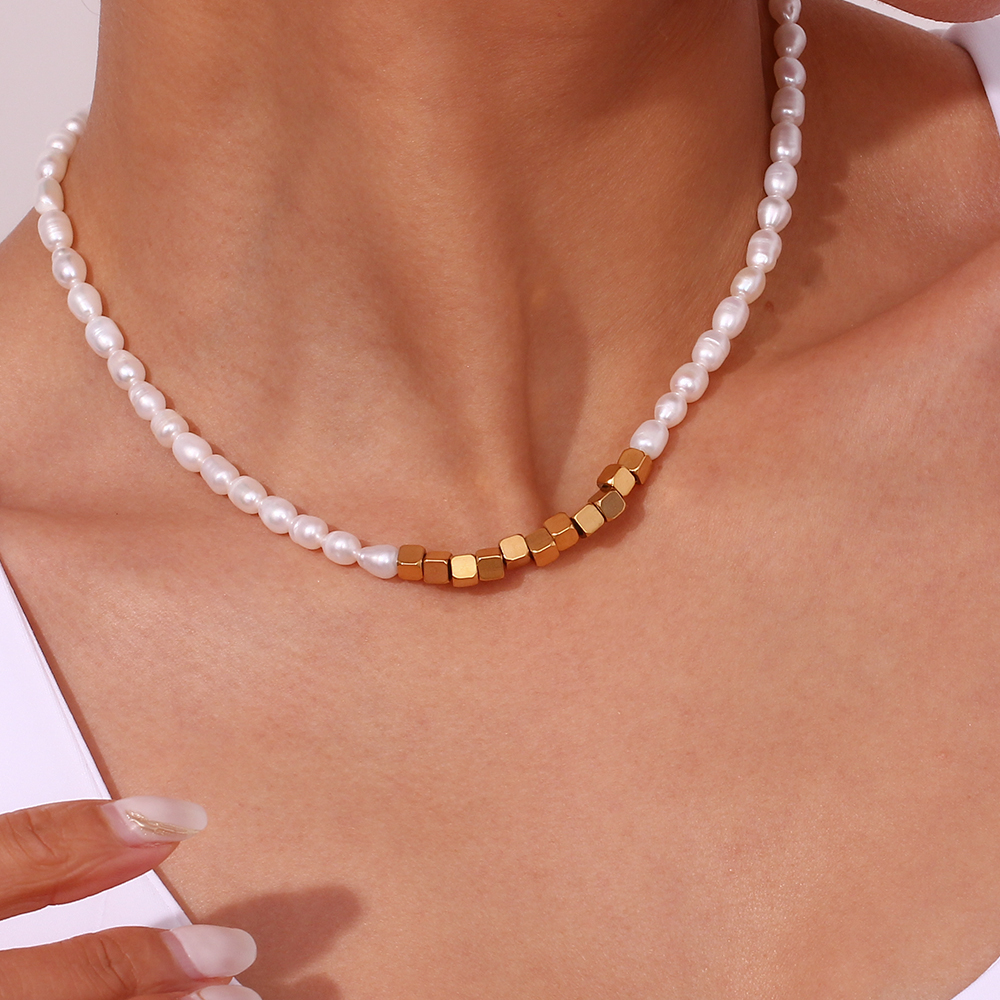 Klassischer Stil Quadrat Rostfreier Stahl Süßwasserperle Perlen 18 Karat Vergoldet Armbänder Halskette display picture 5