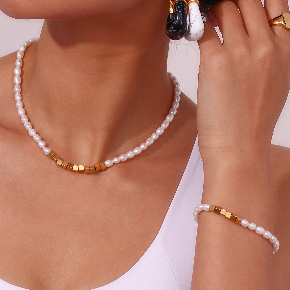 Klassischer Stil Quadrat Rostfreier Stahl Süßwasserperle Perlen 18 Karat Vergoldet Armbänder Halskette display picture 7