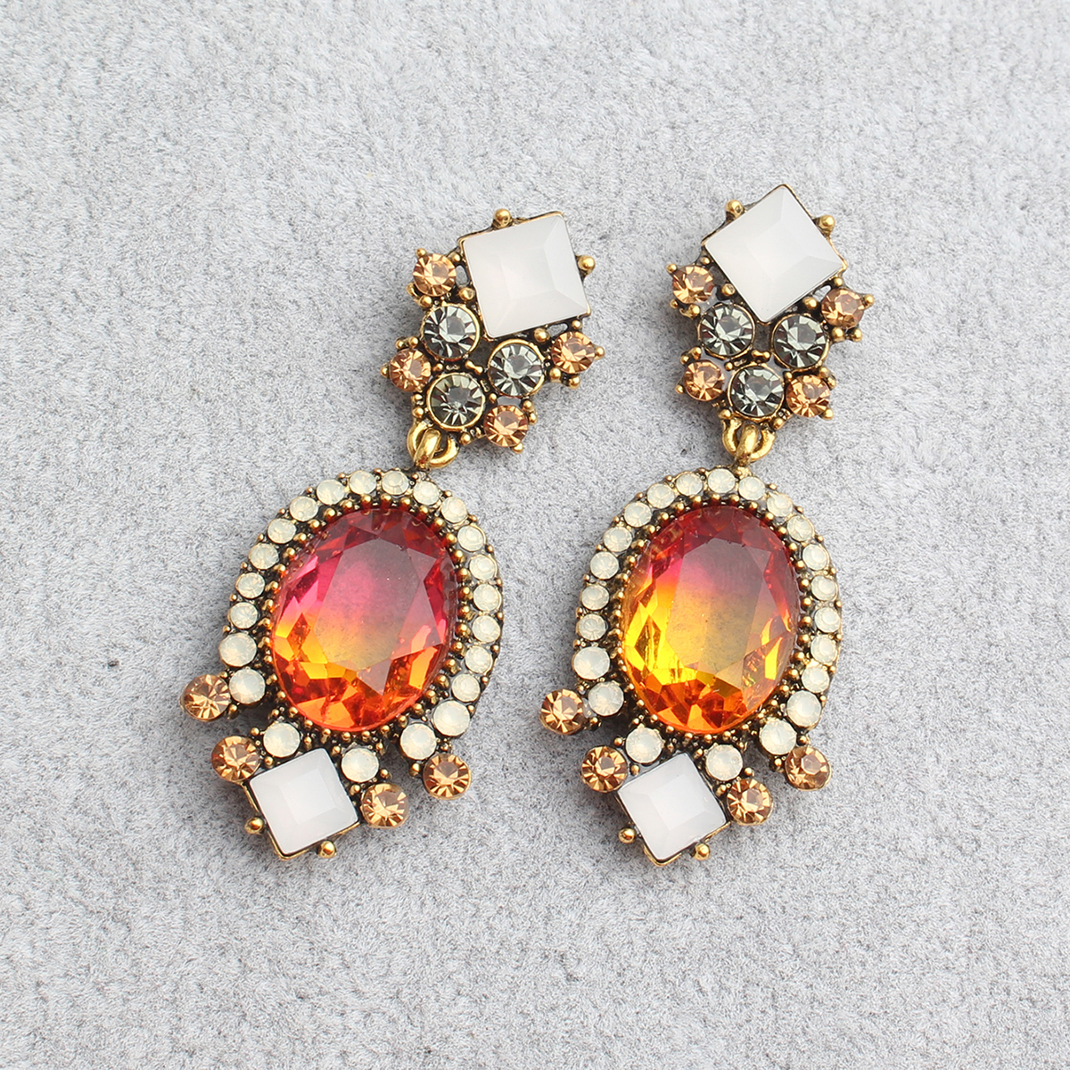 1 Pair Glam Exaggerated Water Droplets Inlay Alloy Resin Rhinestone Acrylic Drop Earrings display picture 2