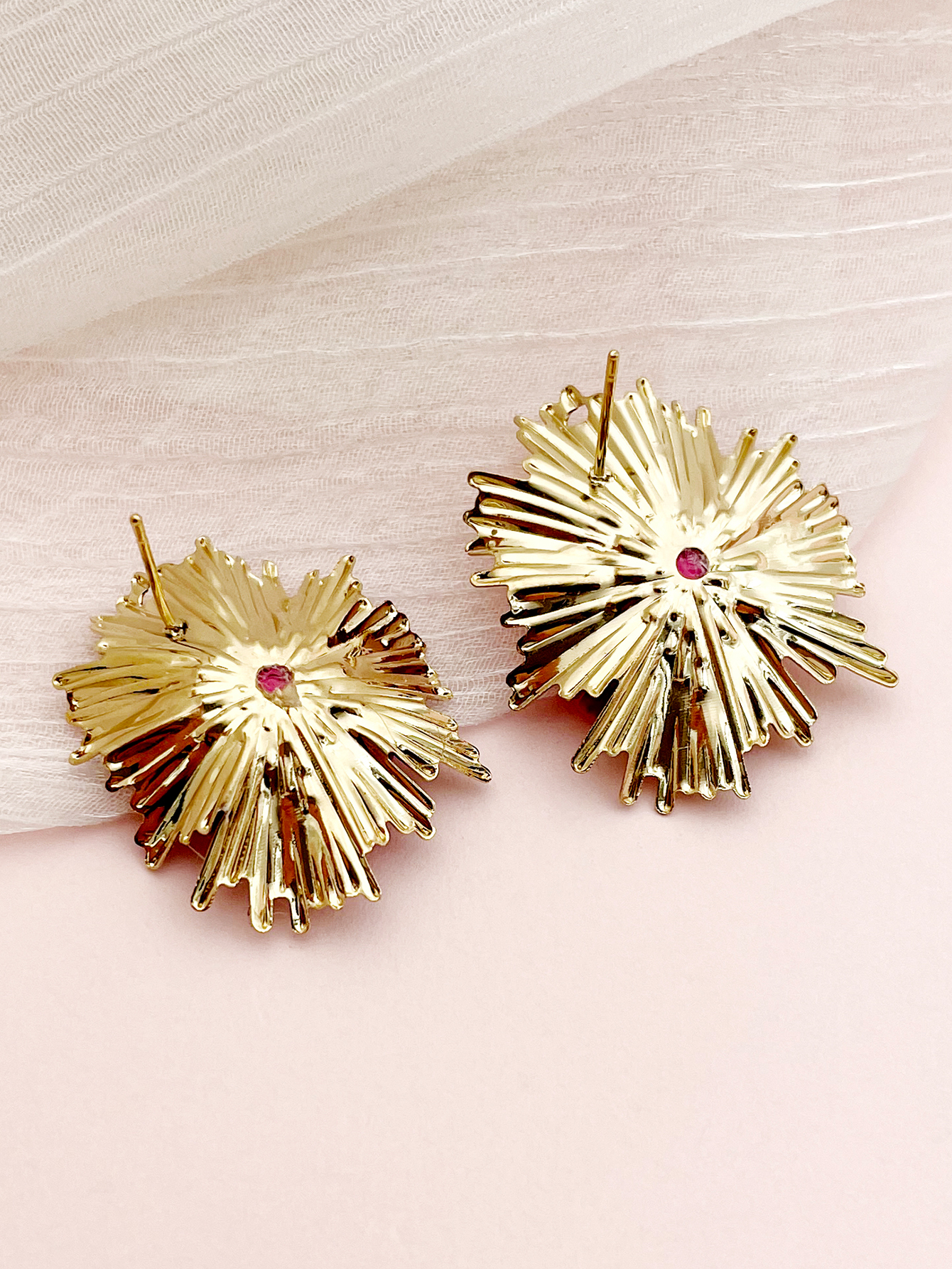 1 Pair Retro Sweet Flower Polishing Plating 304 Stainless Steel 14K Gold Plated Ear Studs display picture 2