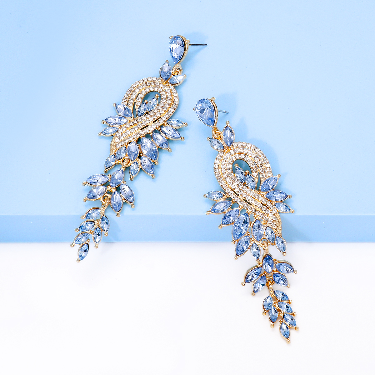Glam Leaf Water Droplets Alloy Inlay Rhinestones Glass Stone Women's Drop Earrings display picture 10