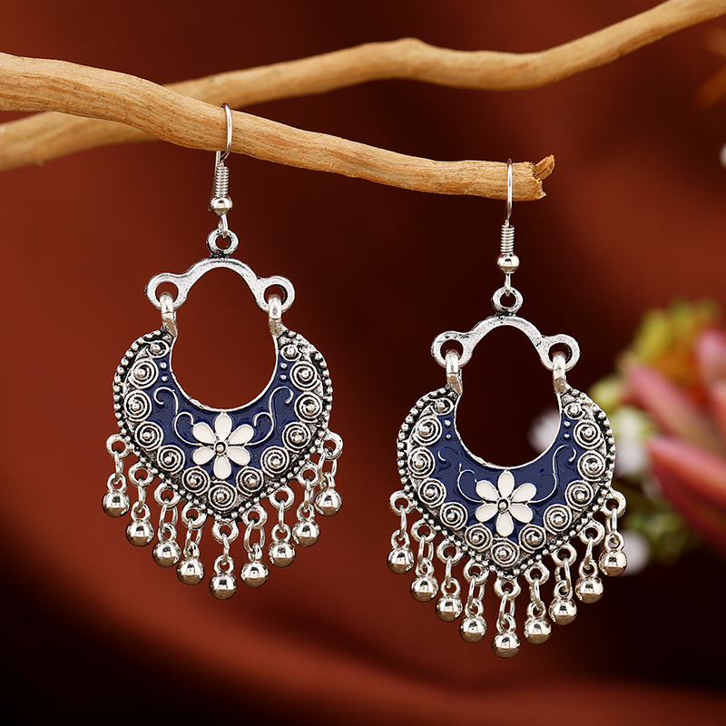 Sexy Ethnic Style Heart Shape Alloy Women's Drop Earrings display picture 1