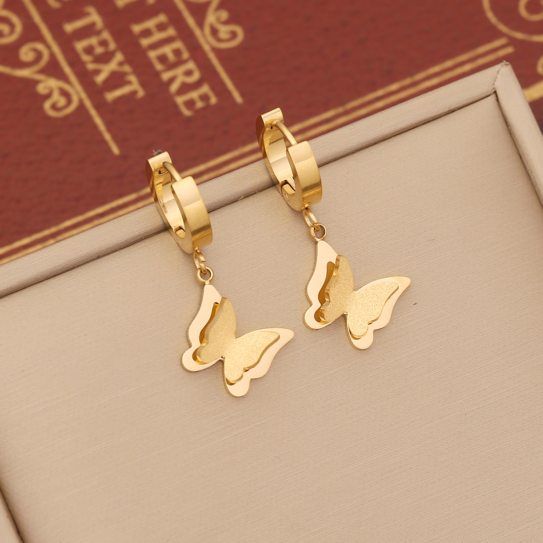Acero Inoxidable Chapados en oro de 18k Elegante Dulce Embutido Mariposa Circón Pulsera Aretes Collar display picture 5