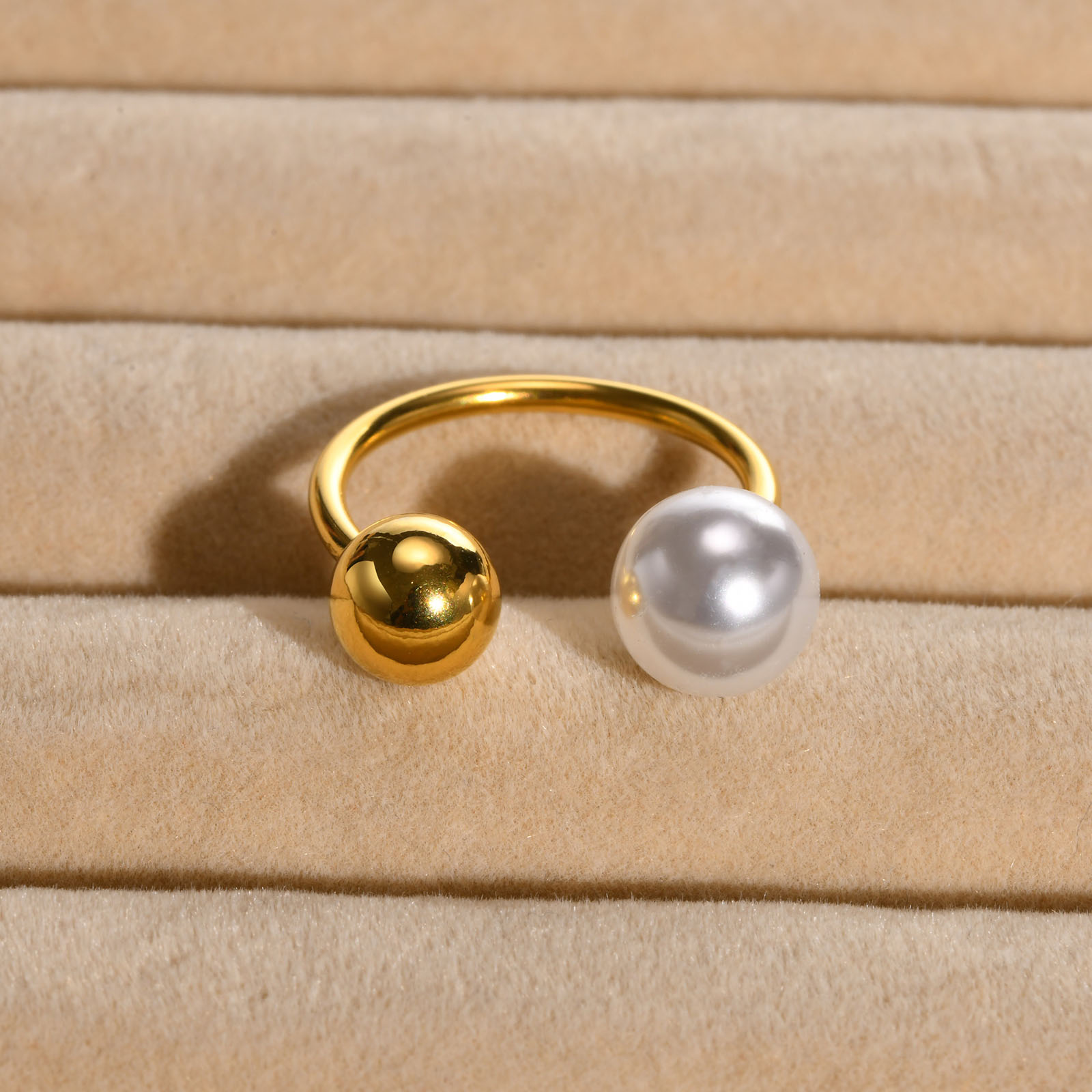 304 Stainless Steel 18K Gold Plated Vacation Plating Inlay Round Artificial Pearls Open Ring display picture 5