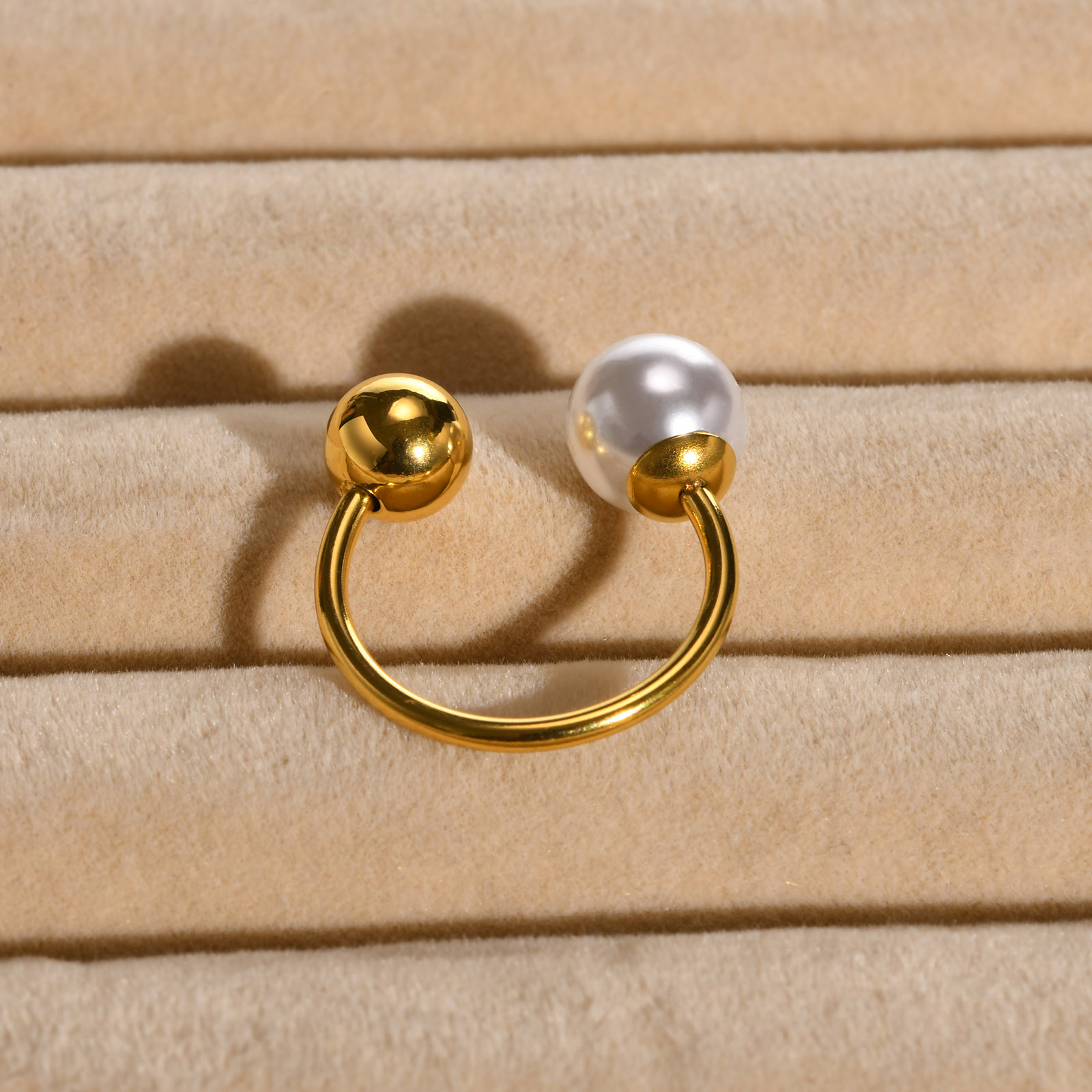 304 Stainless Steel 18K Gold Plated Vacation Plating Inlay Round Artificial Pearls Open Ring display picture 4