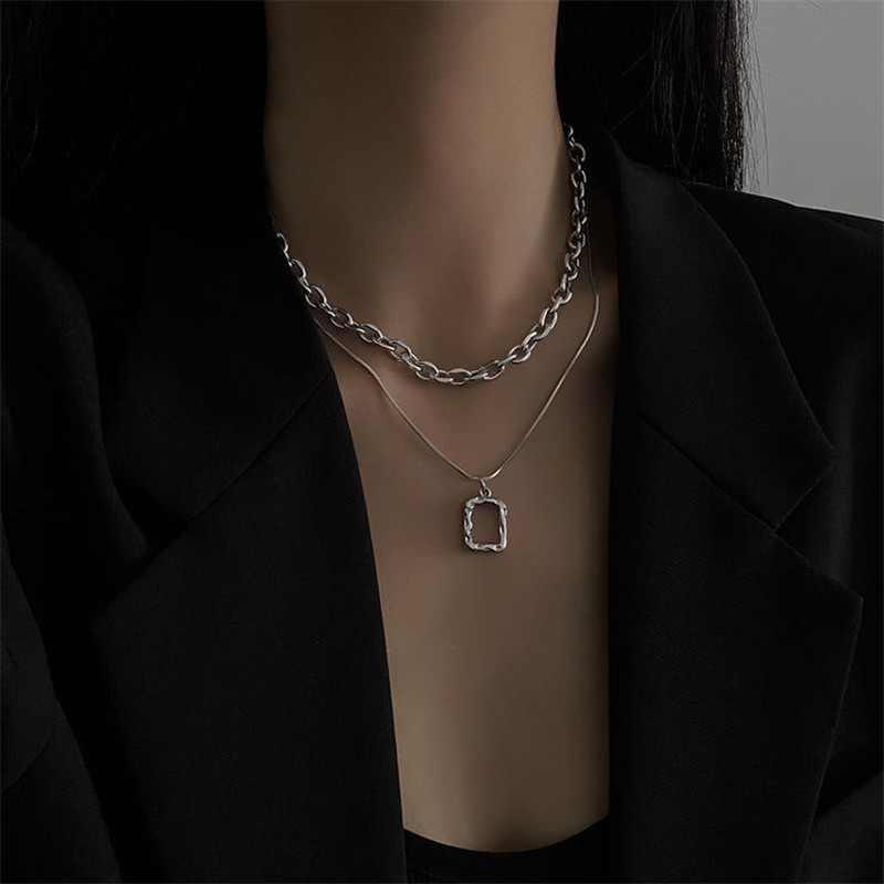 Hip-hop Simple Style Solid Color Alloy Patchwork Women's Layered Necklaces display picture 2