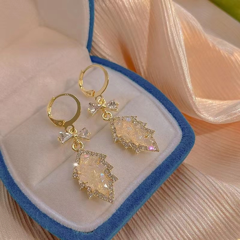 Commute Leaves Alloy Inlay Crystal Women's Drop Earrings display picture 3