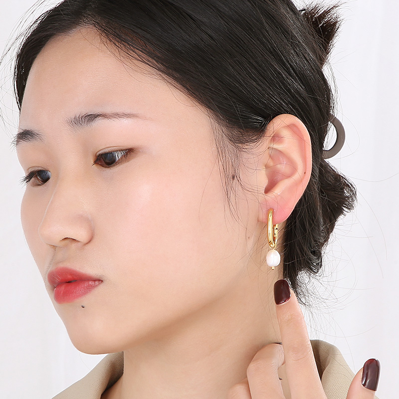 1 Pair Vintage Style French Style Round Pearl Plating Stainless Steel 18K Gold Plated Drop Earrings display picture 14