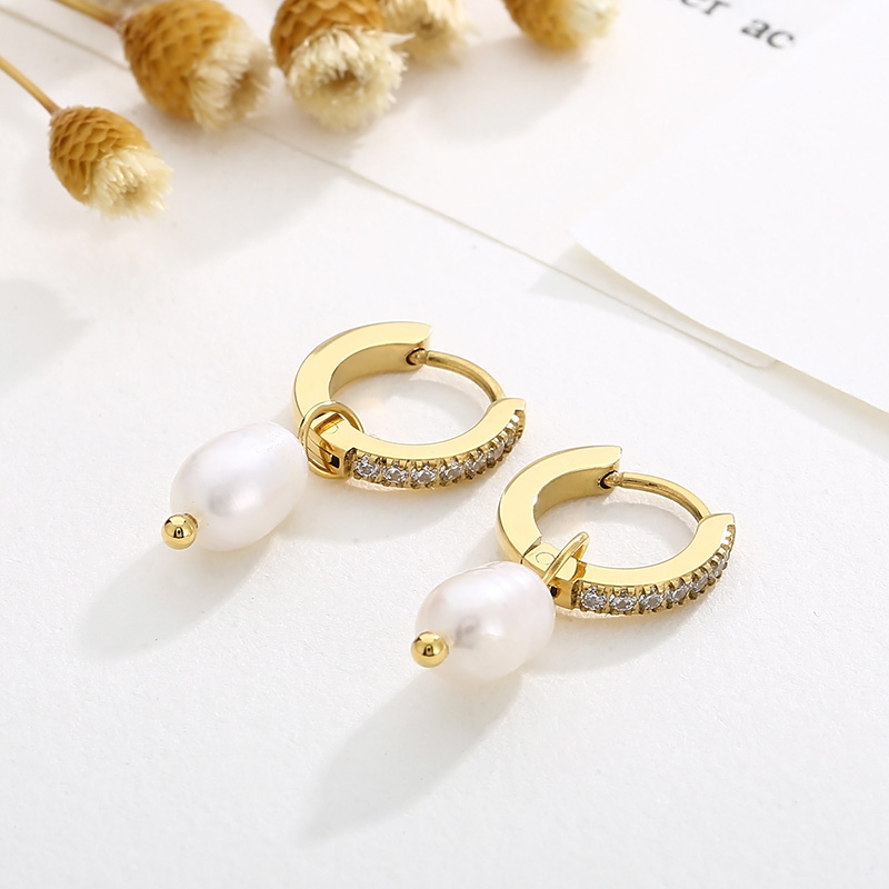 1 Pair Modern Style Streetwear Geometric Pearl Plating Inlay Titanium Steel Rhinestones 18K Gold Plated Drop Earrings display picture 3