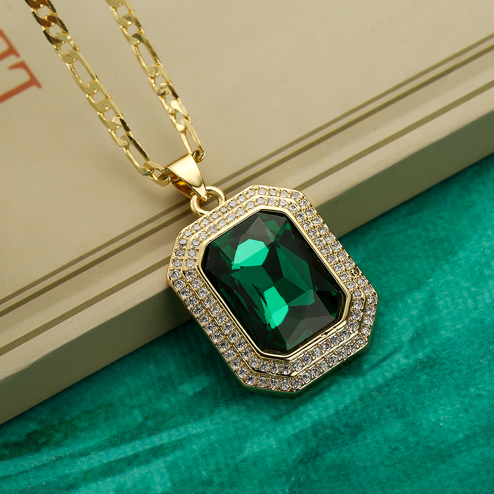 Elegant Retro Square Copper Plating Inlay Zircon 18k Gold Plated Pendant Necklace display picture 6