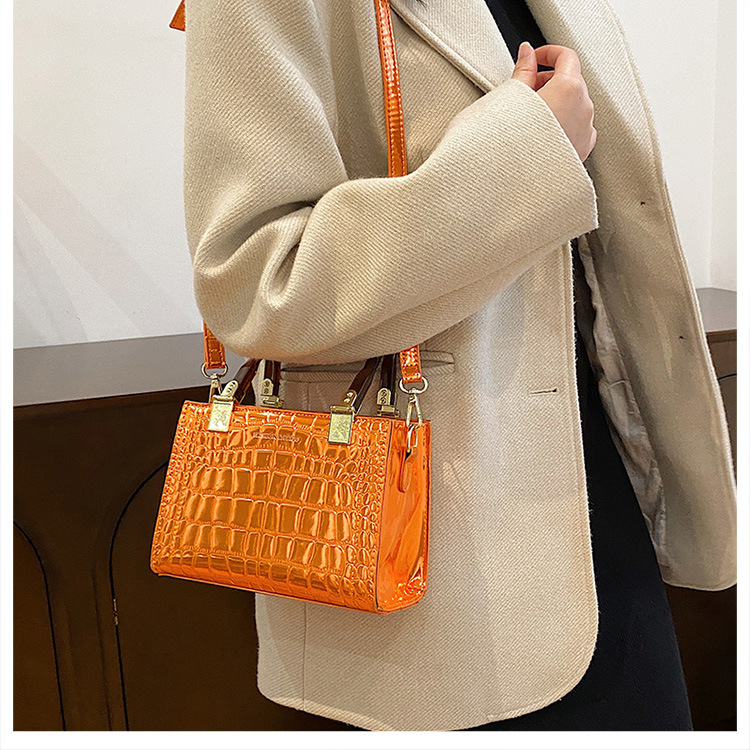 Women's All Seasons Pu Leather Streetwear Handbag display picture 24