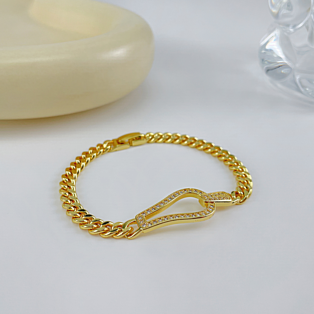 Simple Style Classic Style Irregular Copper Irregular Inlay Zircon Bracelets display picture 7